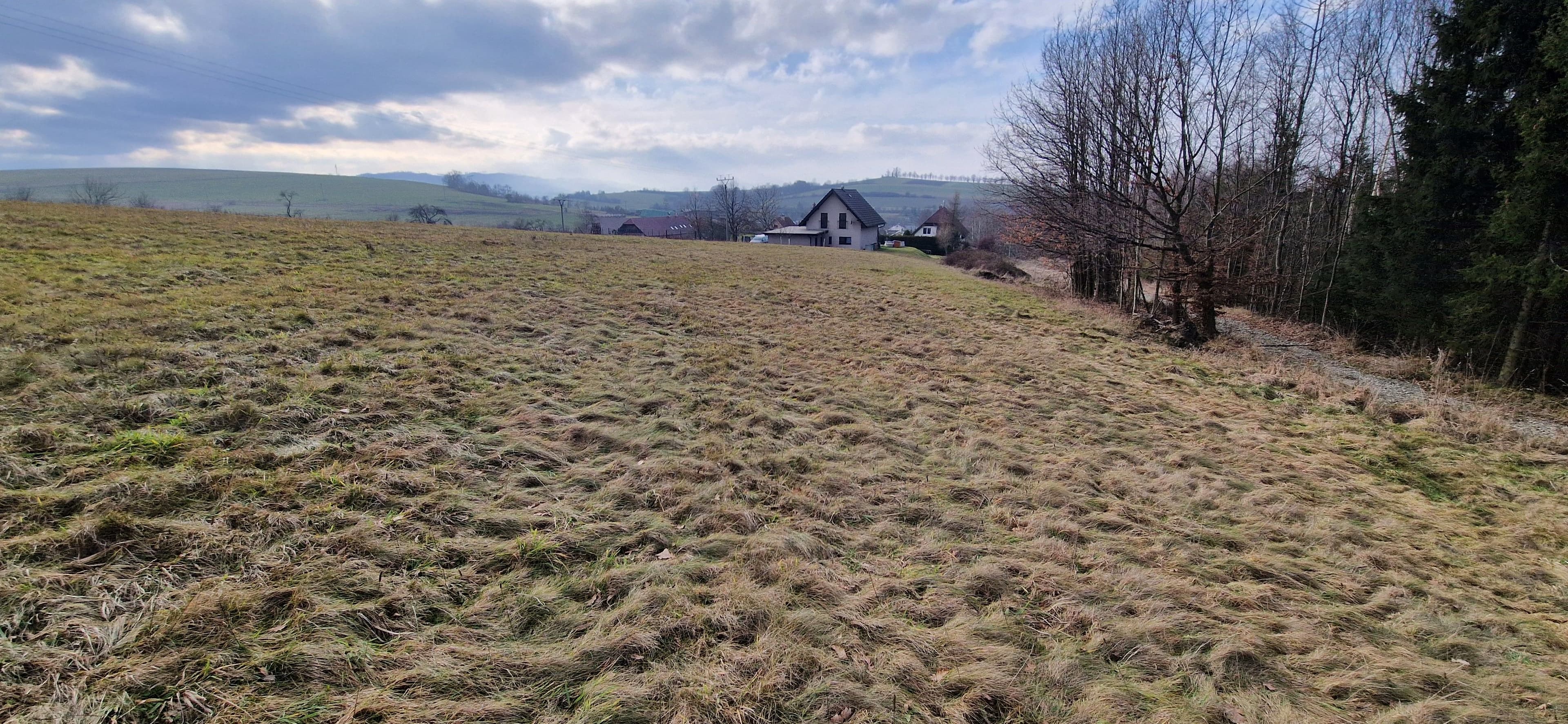 Pozemek 🏡 Pronájem stavebního pozemku s úchvatným výhledem na Beskydy – Krhová, okres Vsetín! 🌿