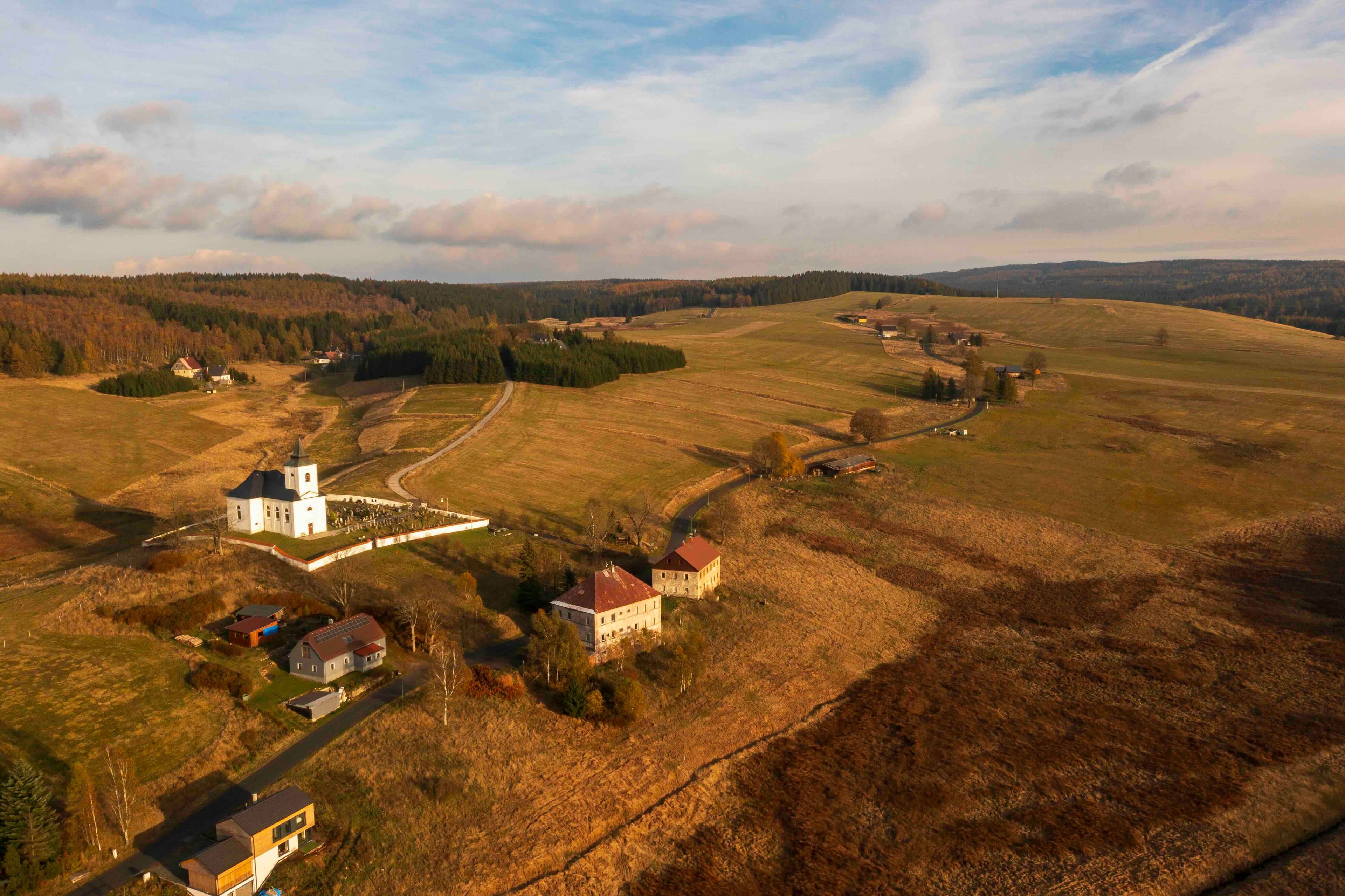 Pozemek 🌿 Pronájem souboru pozemku v malebné obci Kalek – brána do Krušných hor! 🌿