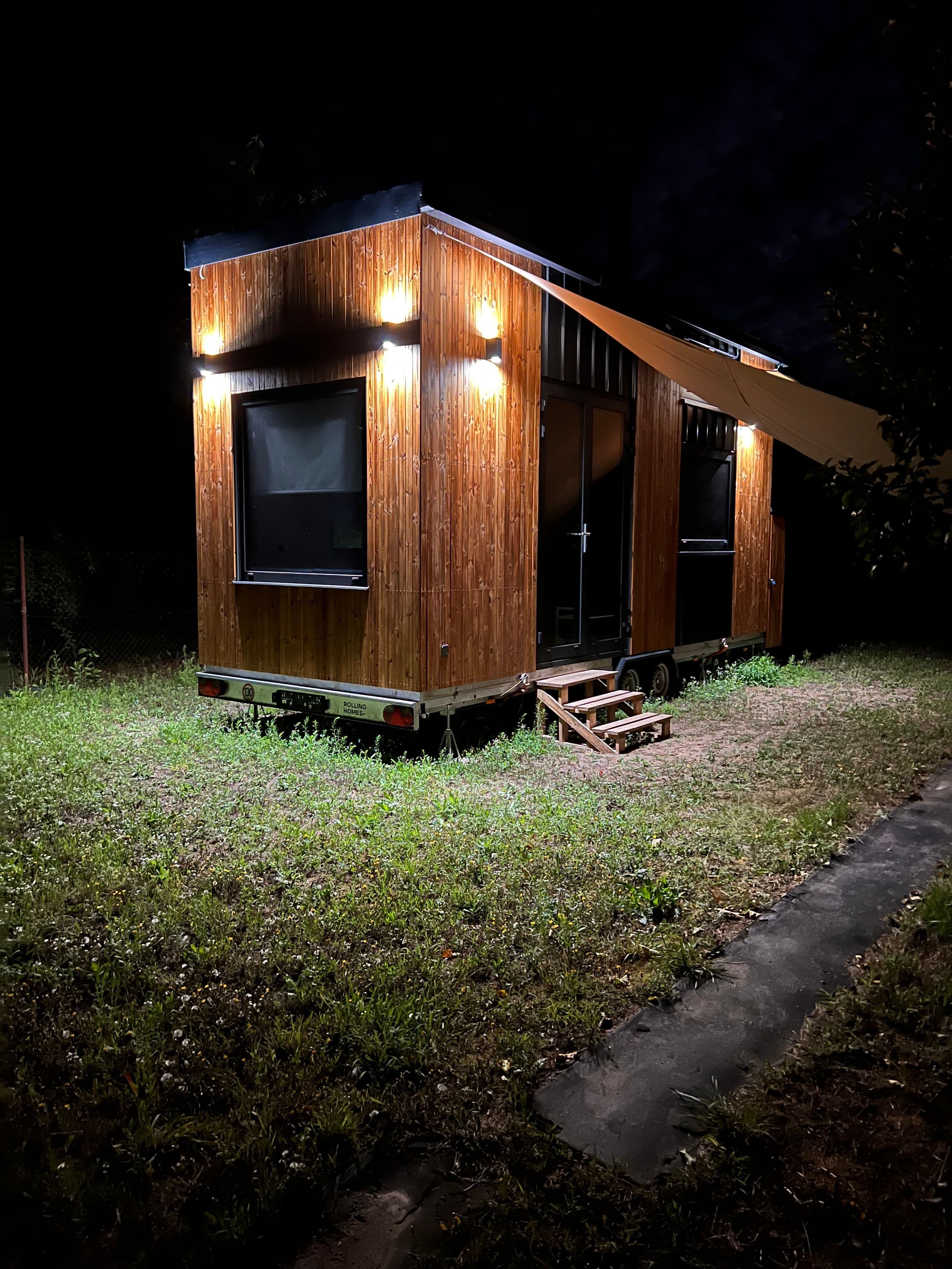 Plně vybavený mobilní dům s ostrovním systémem od Rolling Homes 10