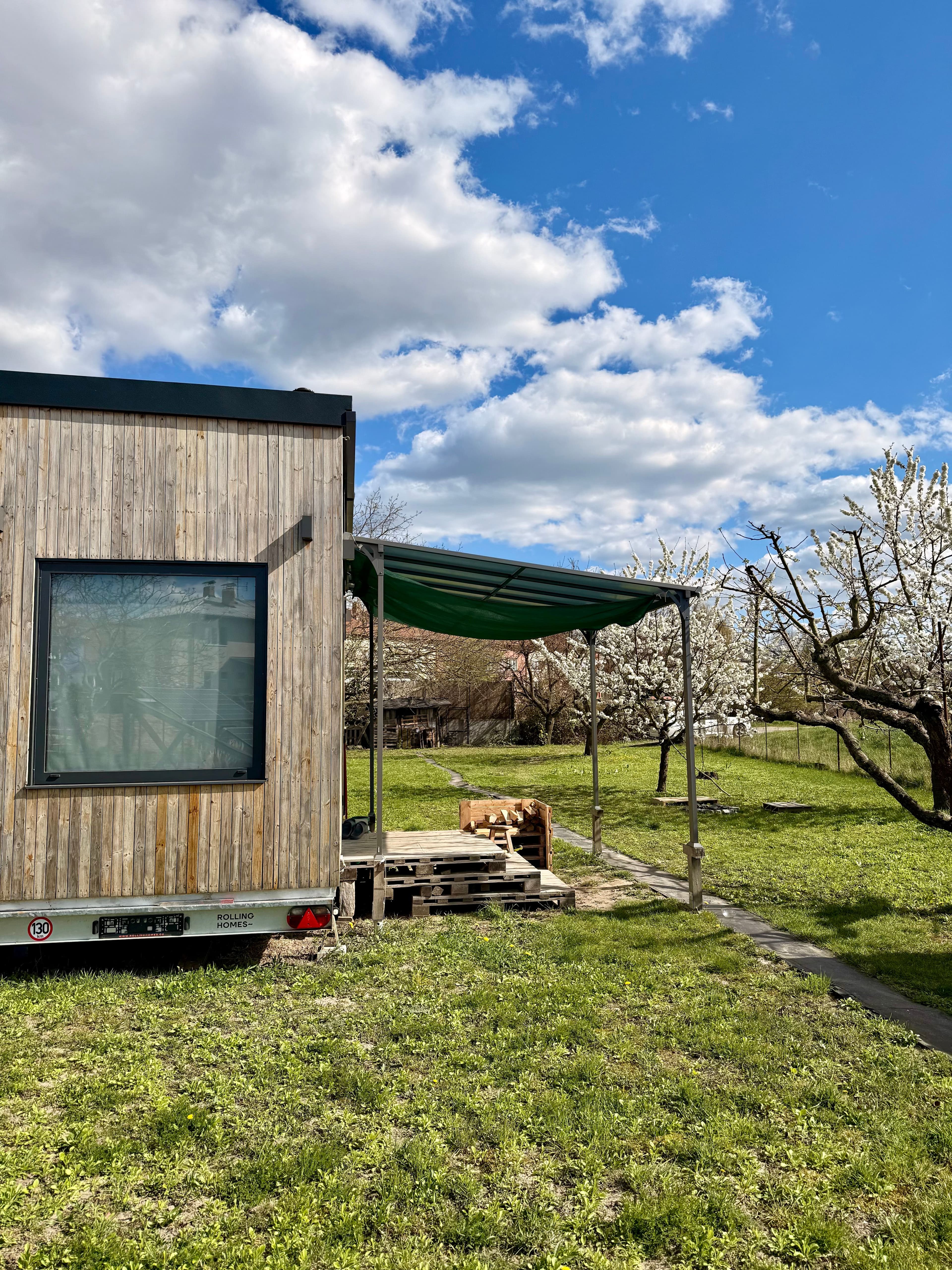 Plně vybavený mobilní dům s ostrovním systémem od Rolling Homes 31