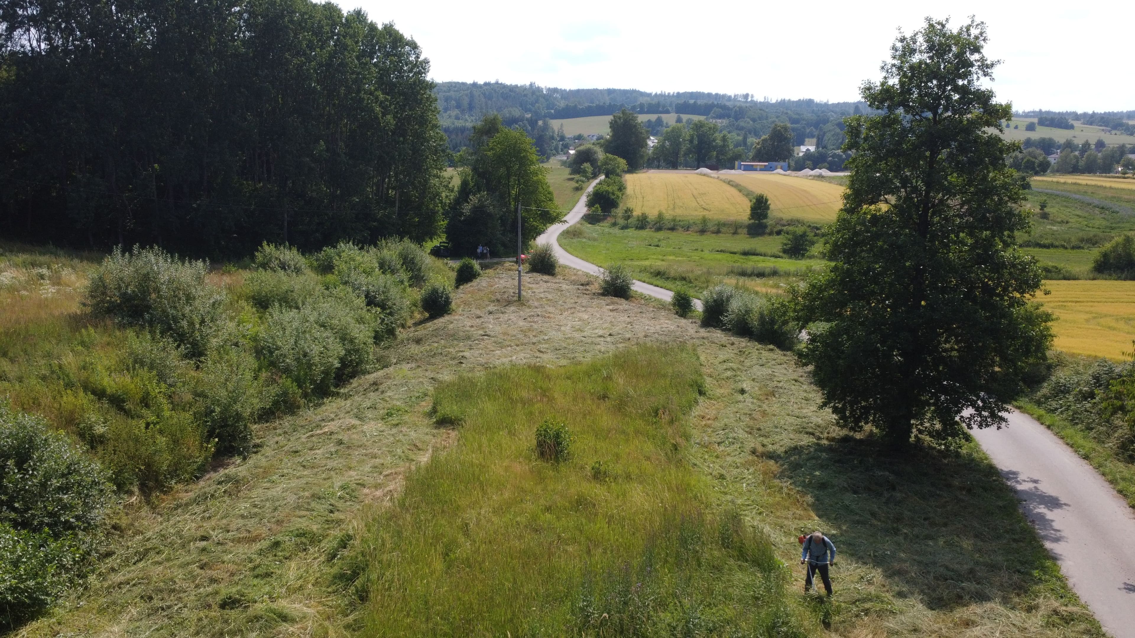 Pozemek 🏡 Pronájem velkého pozemku pro až 3 tiny housy – Smrčná na Moravě. Cena 3 × 5 000 Kč / měsíc (za 3 jednotky)