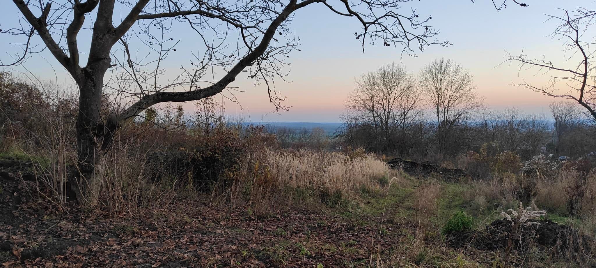 Pozemek 🏡 Pronájem dvou stavebních pozemků s výhledem – Vysoká u Mělníka