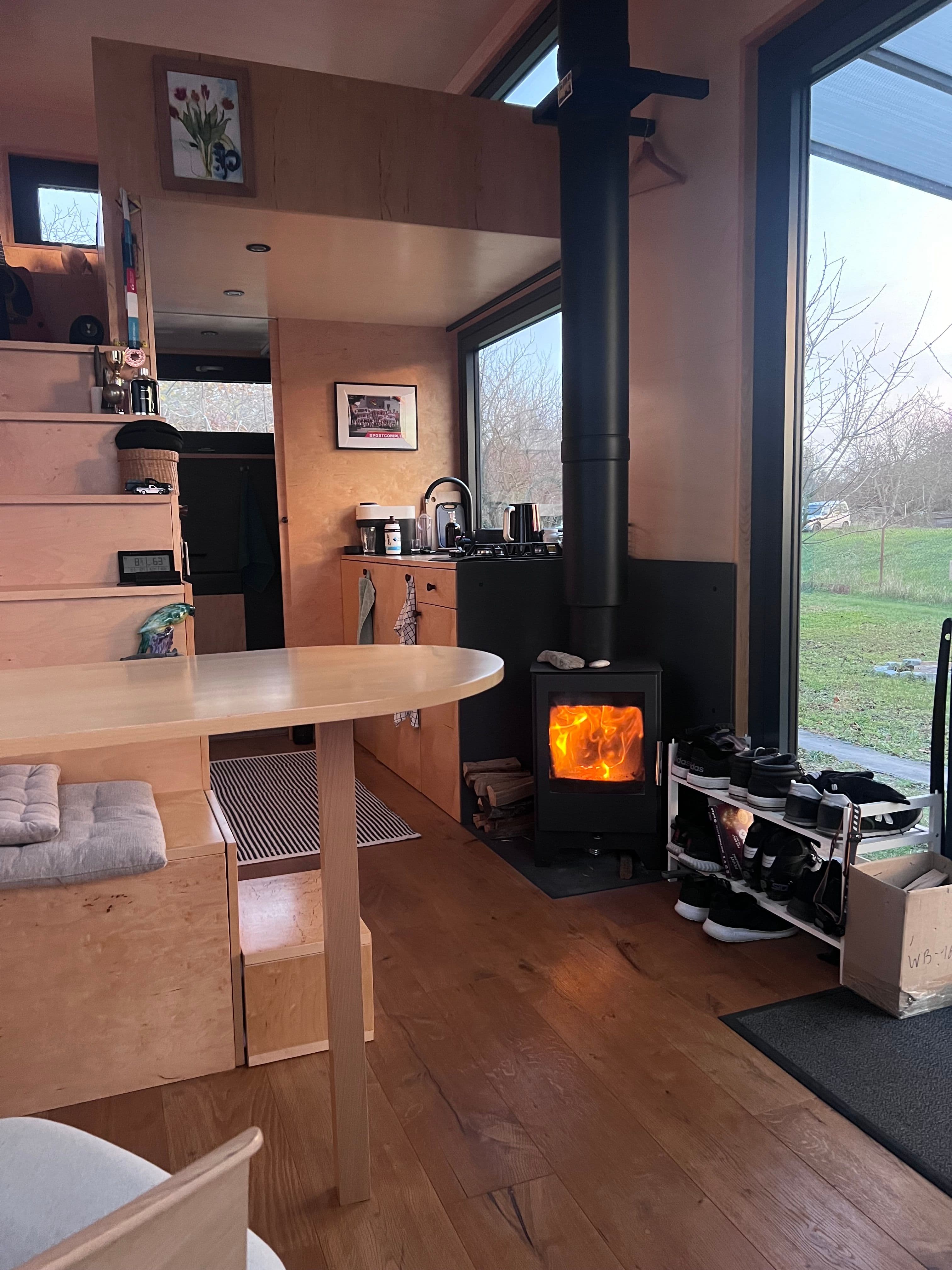 Plně vybavený mobilní dům s ostrovním systémem od Rolling Homes 9