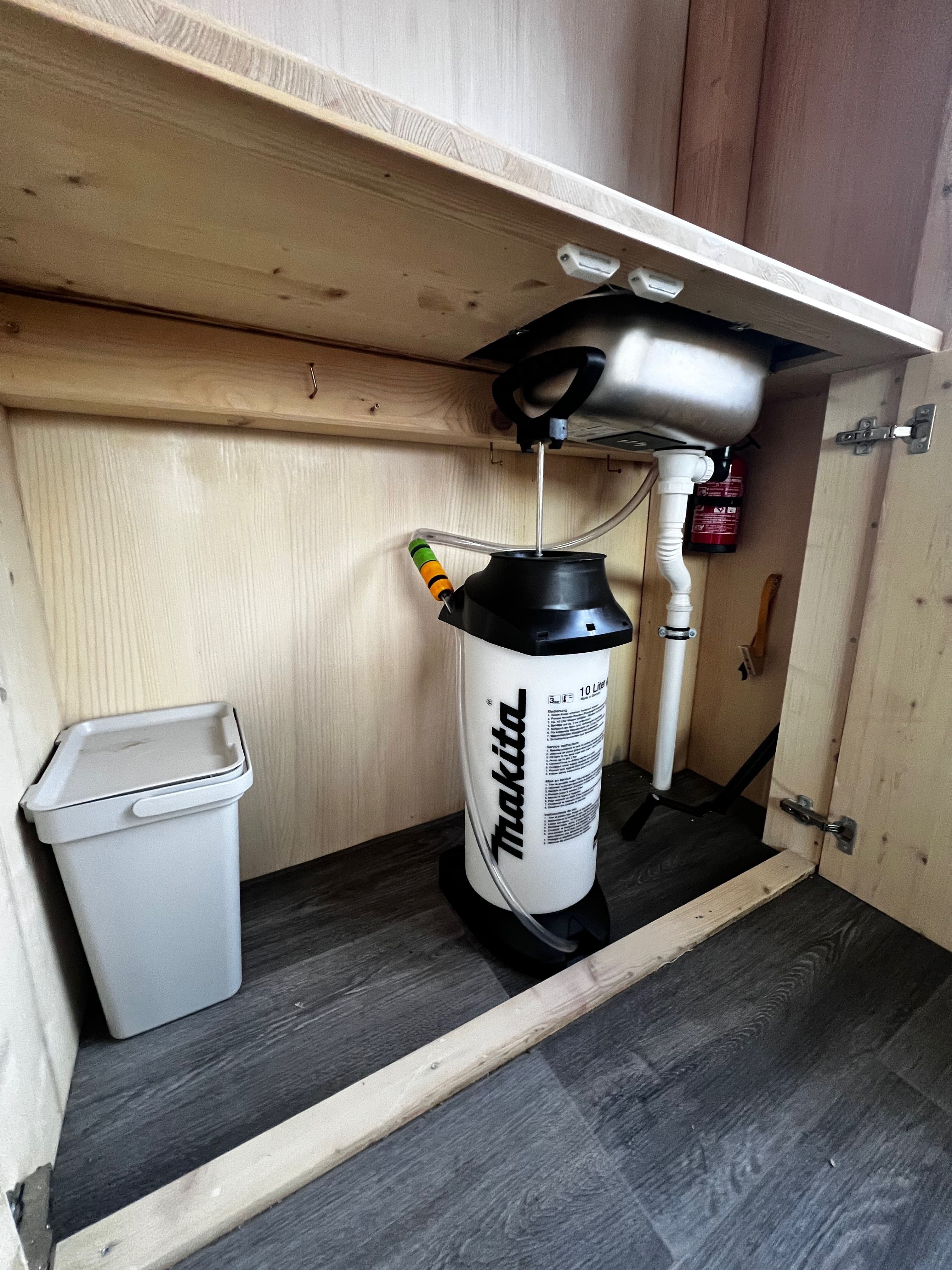 Zánovní Woodka Short ihned k dispozici 18