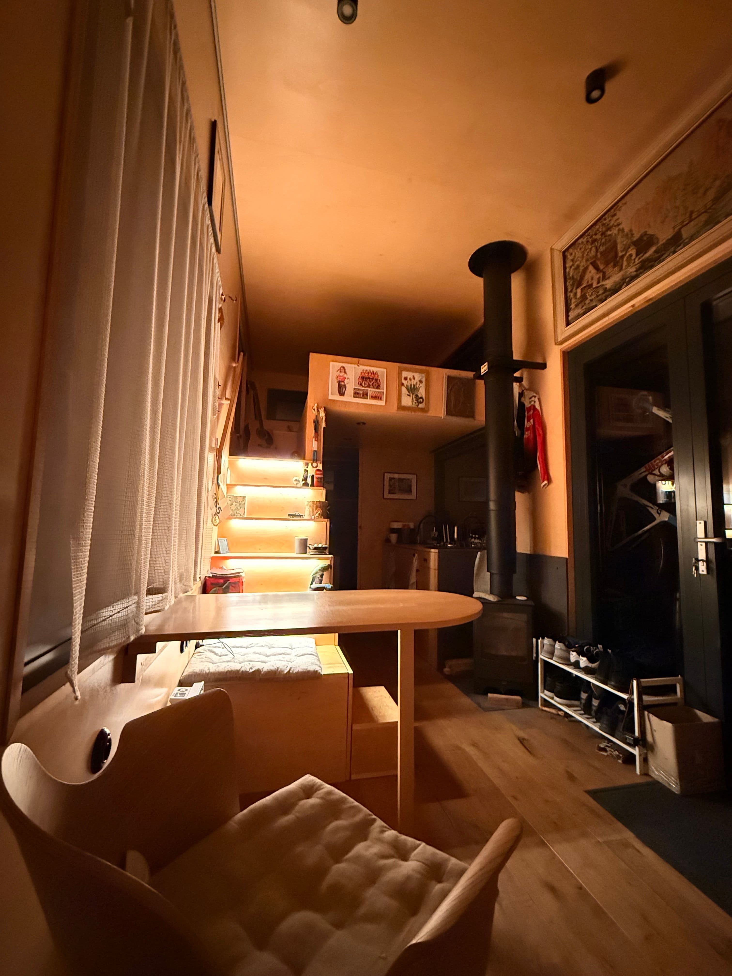 Plně vybavený mobilní dům s ostrovním systémem od Rolling Homes 4