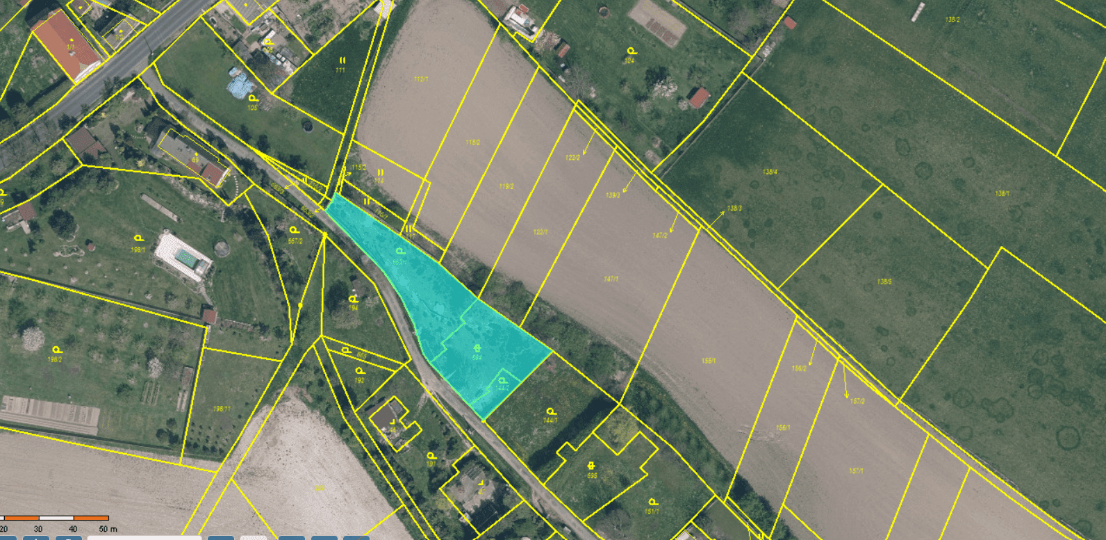 Pozemek 🏡 Pronájem malebného venkovského pozemku v Jištěrpech – pro klidné bydlení i ubytování pod kopcem Sedlo