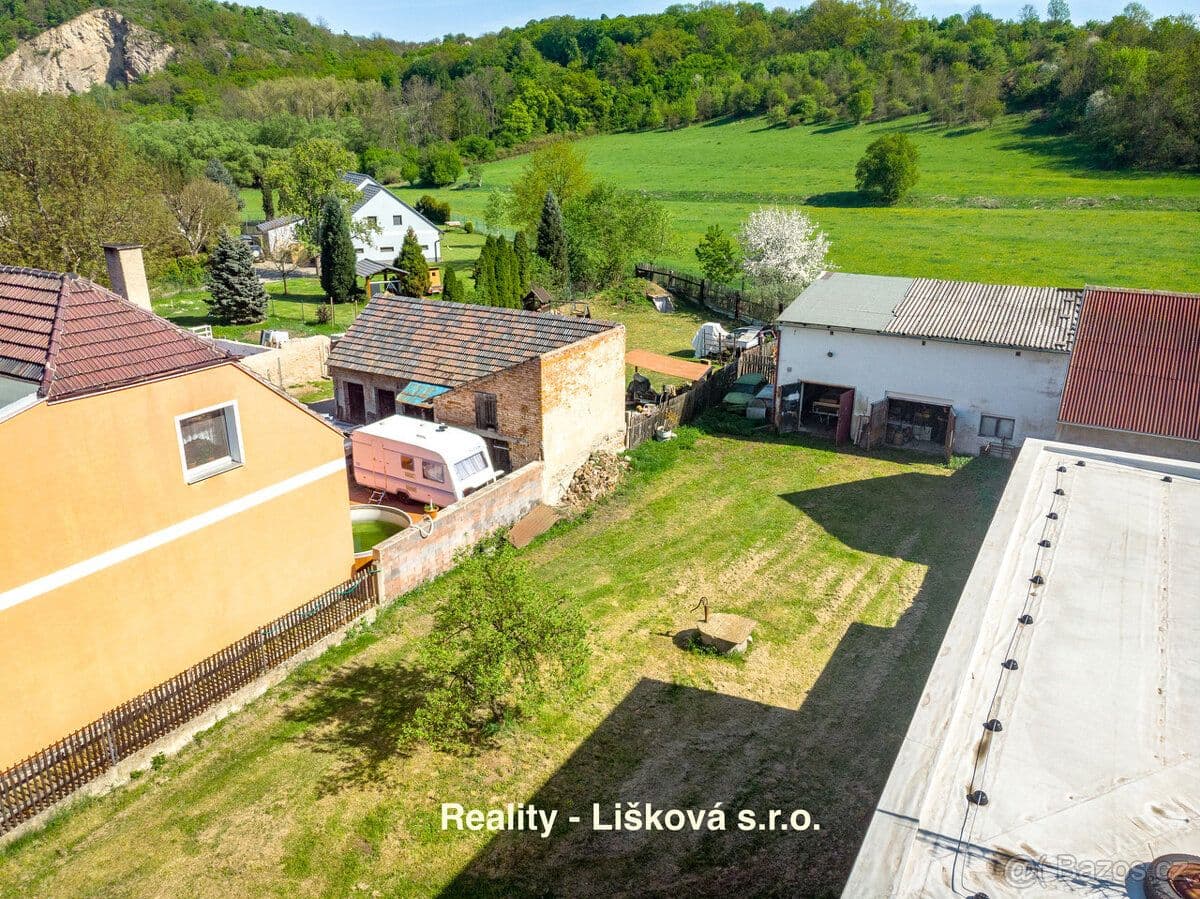 Pozemek Prodej pozemku se stodolou v obci Rtyně nad Labem - Teplice | Bazoš.cz