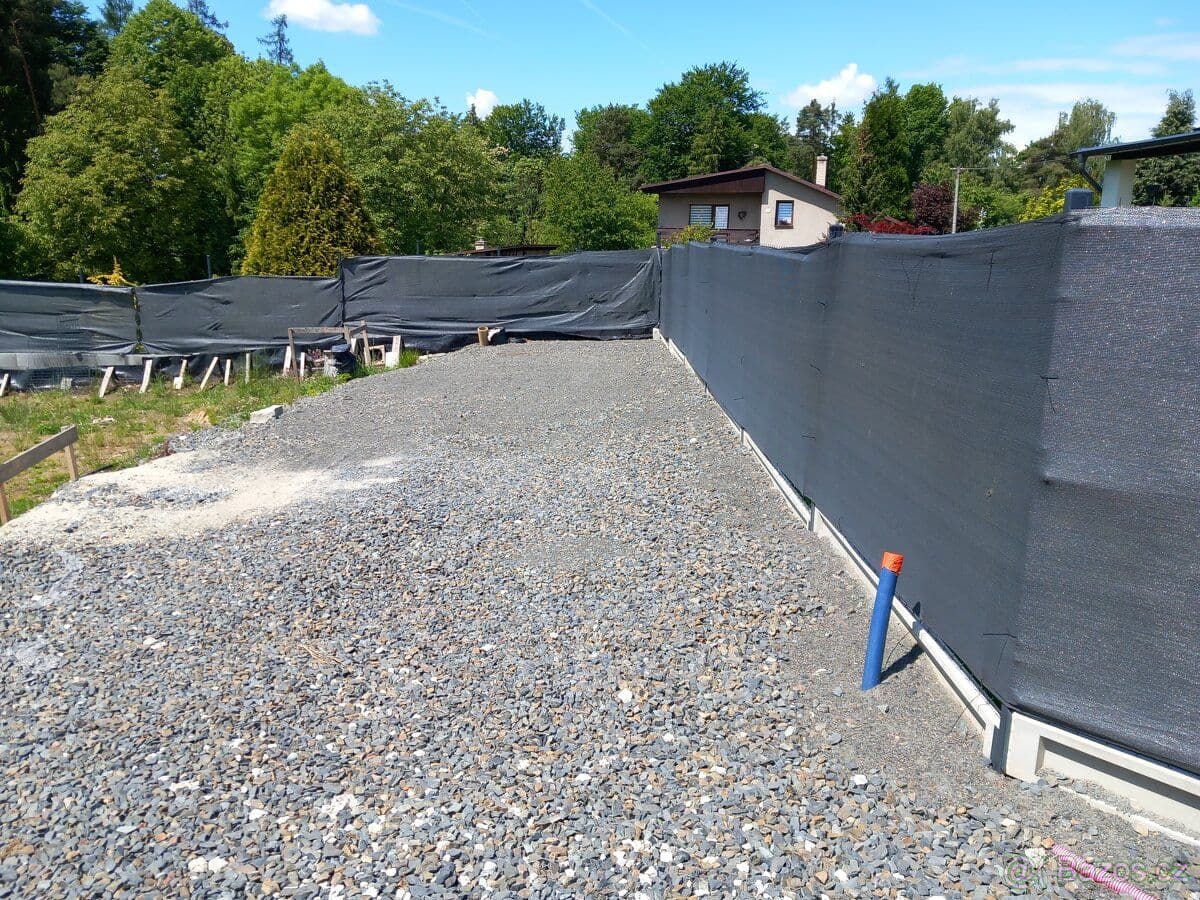 Pozemek 2x stavebni pozemek 800m a 588m vč projektu a st.povolení. - Karviná | Bazoš.cz