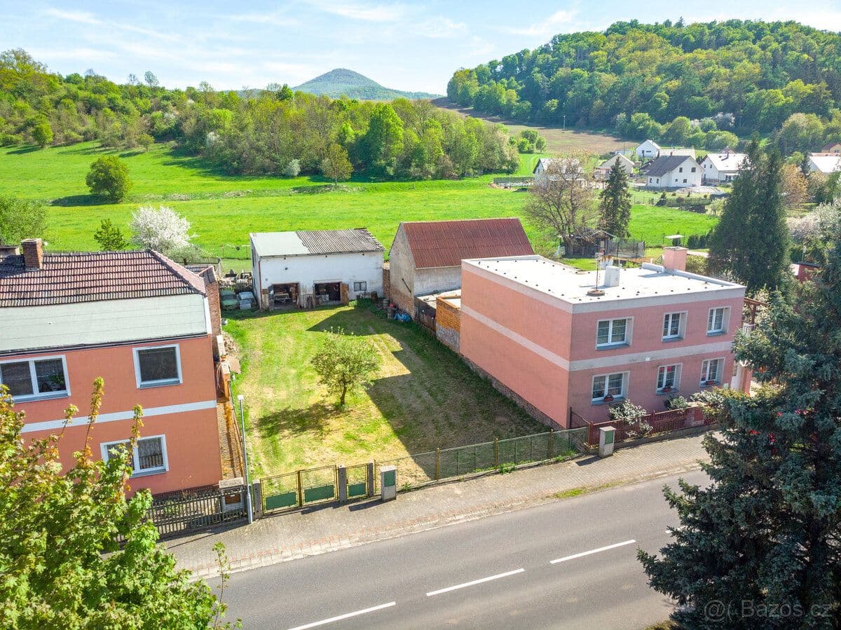 Pozemek Prodej pozemku se stodolou v obci Rtyně nad Labem - Teplice | Bazoš.cz