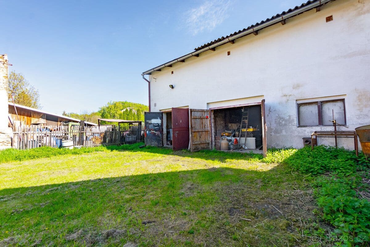 Pozemek Prodej pozemku se stodolou v obci Rtyně nad Labem - Teplice | Bazoš.cz