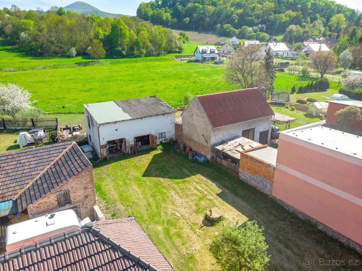 Pozemek Prodej pozemku se stodolou v obci Rtyně nad Labem - Teplice | Bazoš.cz