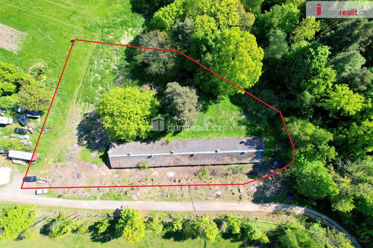 Pozemek K prodeji, stavební pozemek o výměře 3996 m2 se stavbou k de - Prachatice | Bazoš.cz