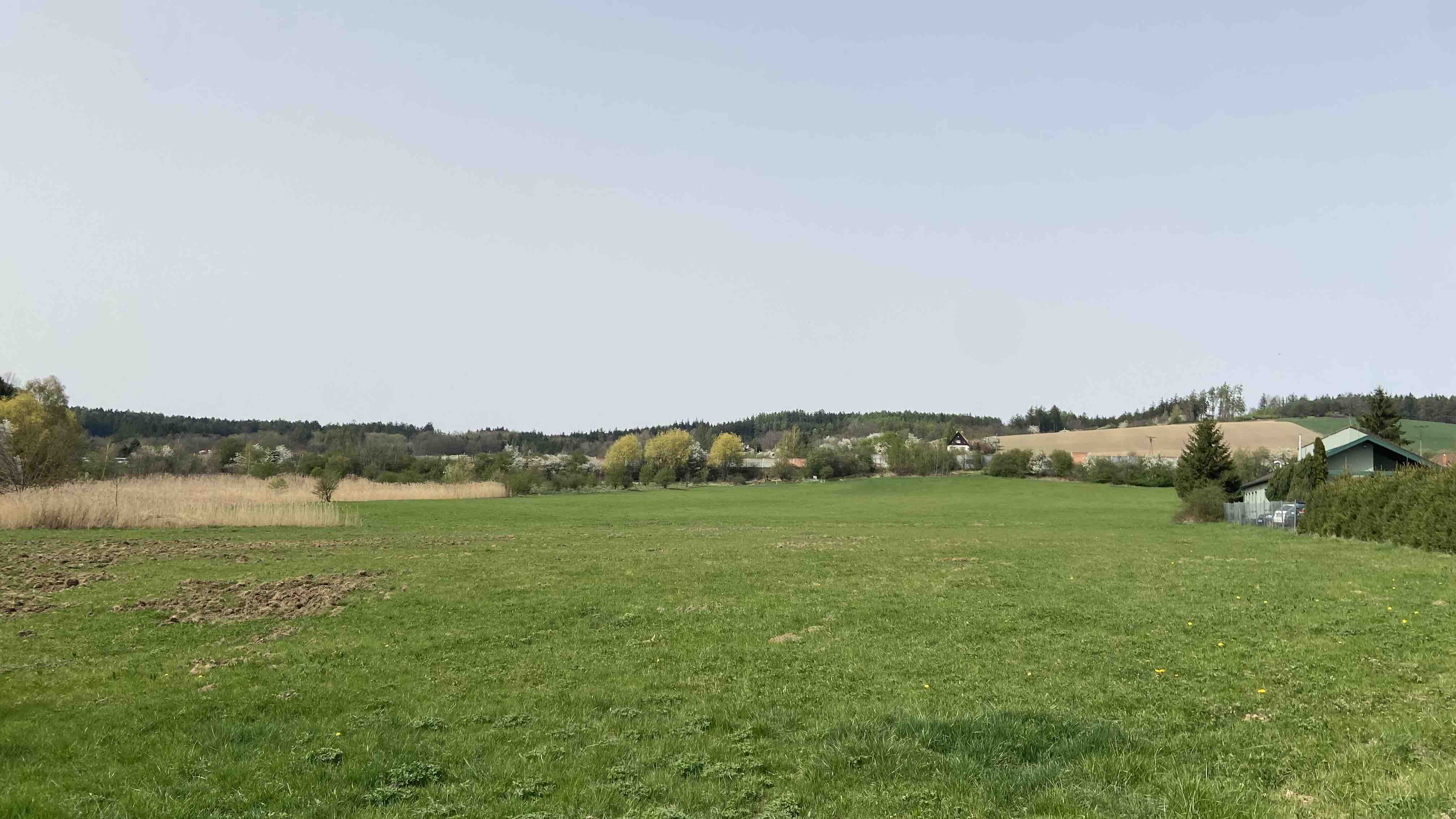 Pozemek Možnost až tří pozemků pro malou komunitu lidí v Mýtě nedaleko Rokycan.