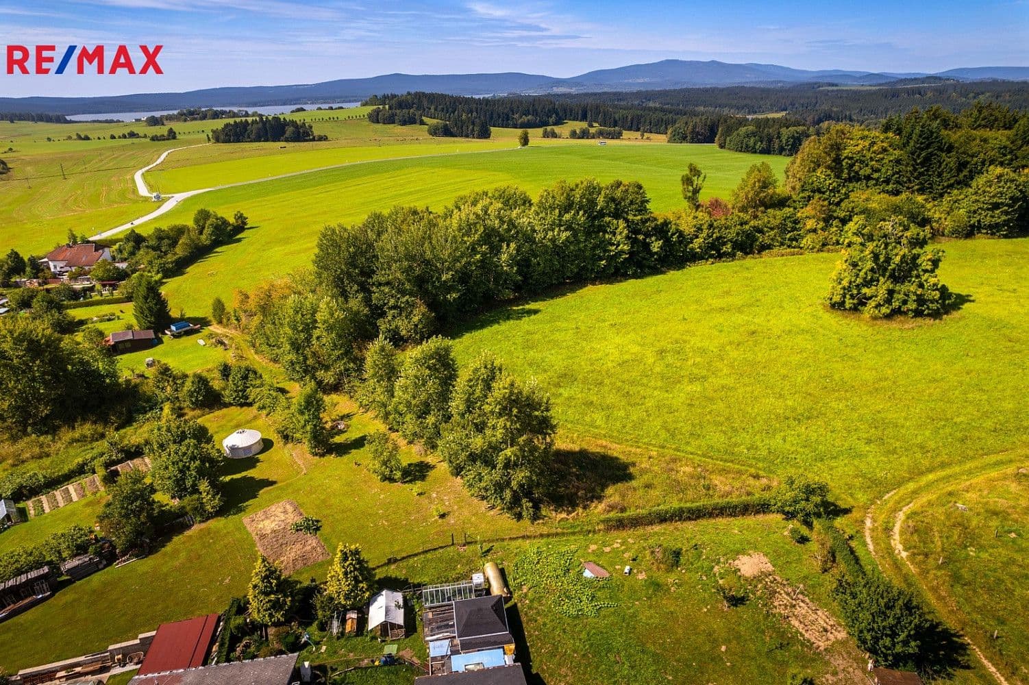 Pozemek Prodej stavebního pozemku 1 374 m² Pozemek Prodej stavebního pozemku 1 374 m²