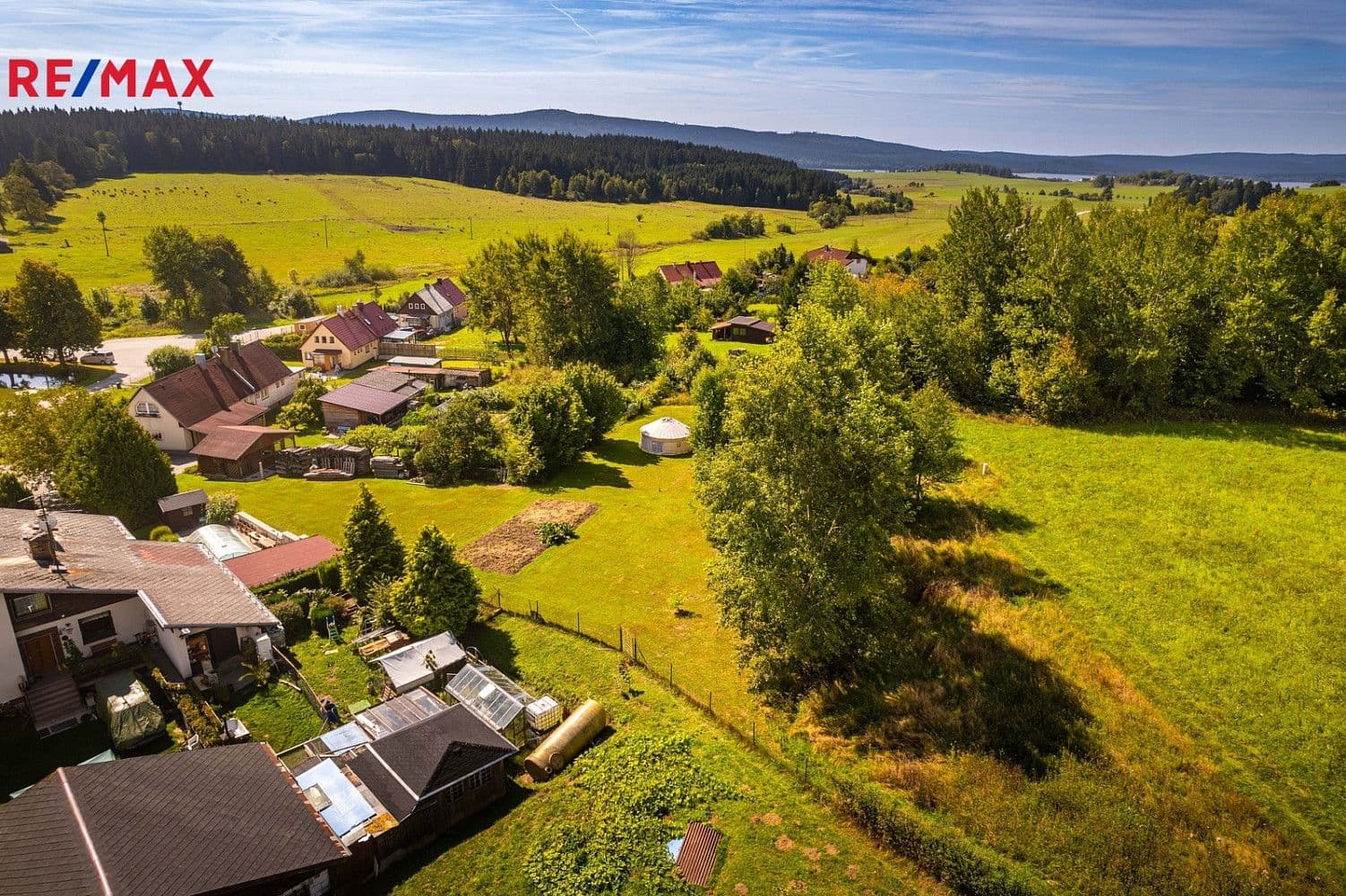 Pozemek Prodej stavebního pozemku 1 374 m² Pozemek Prodej stavebního pozemku 1 374 m²