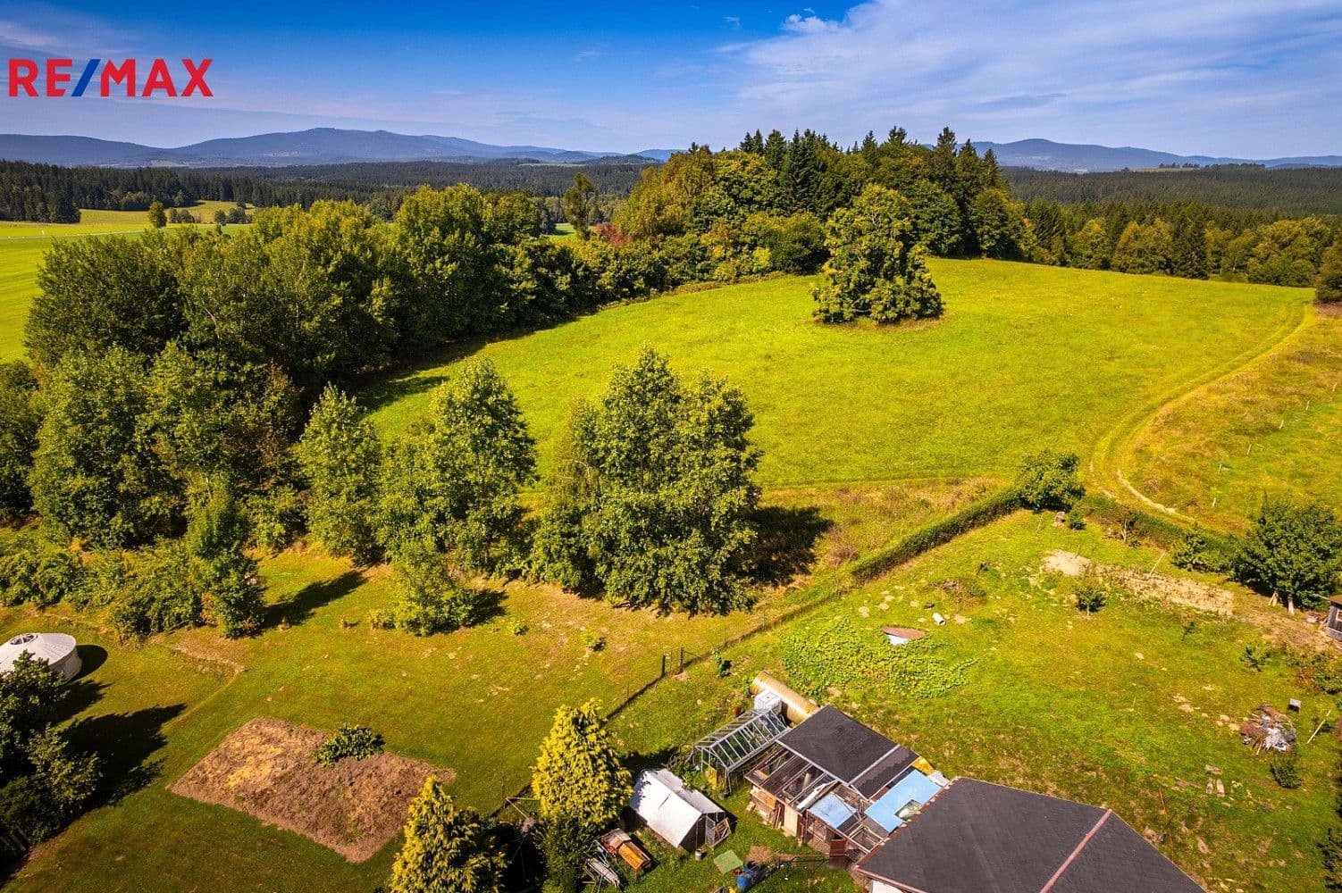 Pozemek Prodej stavebního pozemku 1 374 m² Pozemek Prodej stavebního pozemku 1 374 m²