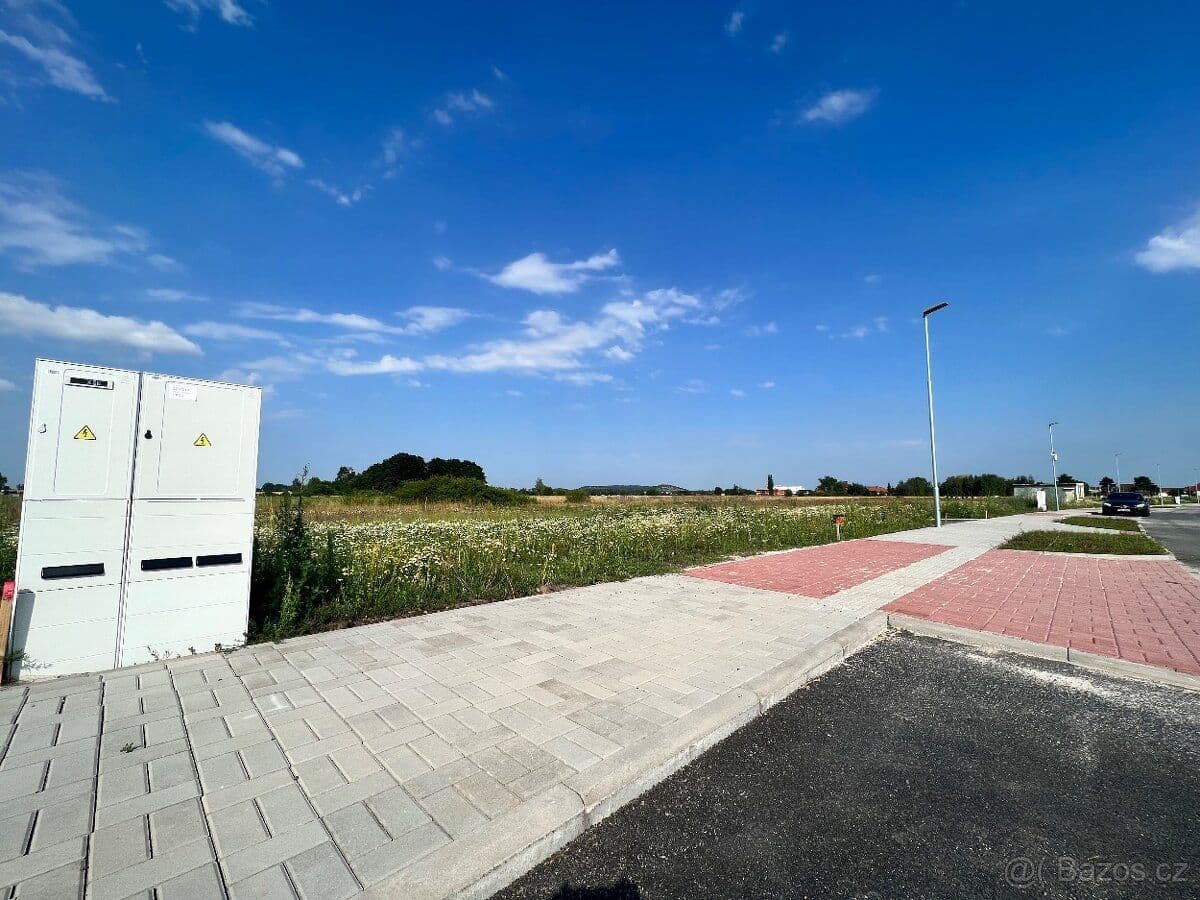 Pozemek Poděbrady Slunný stavební pozemek 619m2 na okraji Poděbrad - Nymburk | Bazoš.cz Pozemek Poděbrady Slunný stavební pozemek 619m2 na okraji Poděbrad - Nymburk | Bazoš.cz