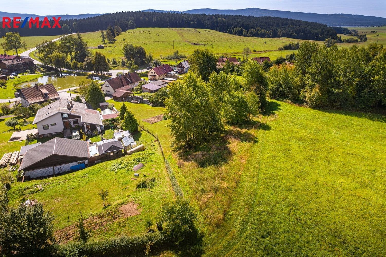 Pozemek Prodej stavebního pozemku 1 374 m² Pozemek Prodej stavebního pozemku 1 374 m²