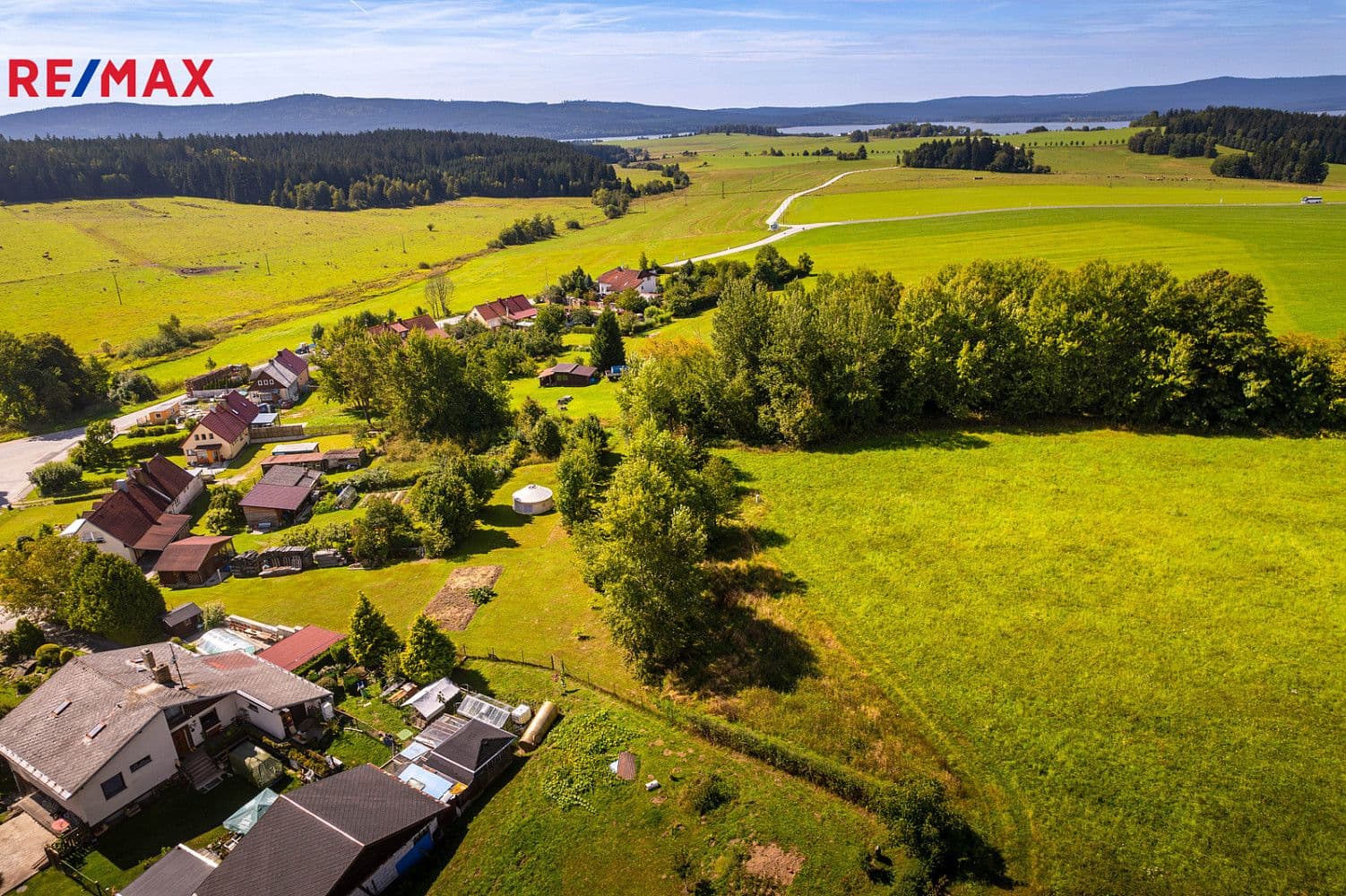 Pozemek Prodej stavebního pozemku 1 374 m² Pozemek Prodej stavebního pozemku 1 374 m²