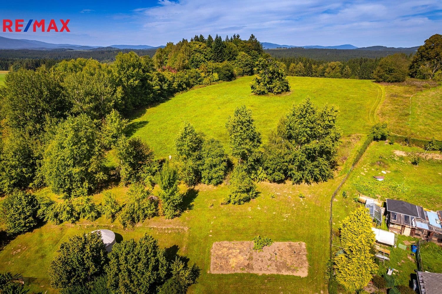 Pozemek Prodej stavebního pozemku 1 374 m² Pozemek Prodej stavebního pozemku 1 374 m²