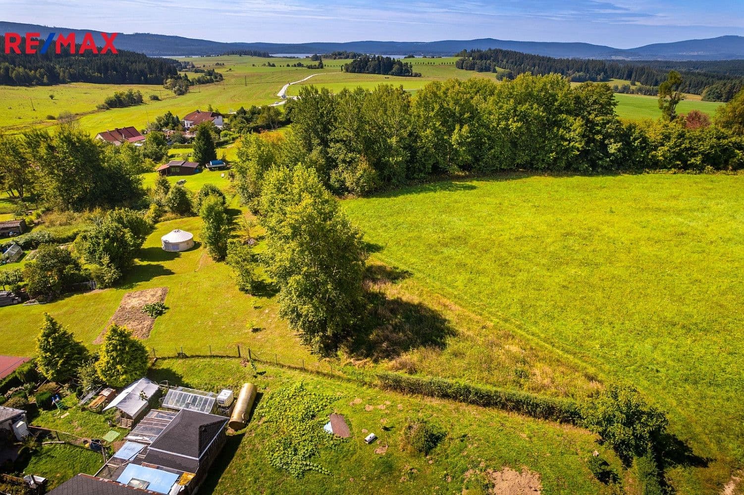 Pozemek Prodej stavebního pozemku 1 374 m² Pozemek Prodej stavebního pozemku 1 374 m²